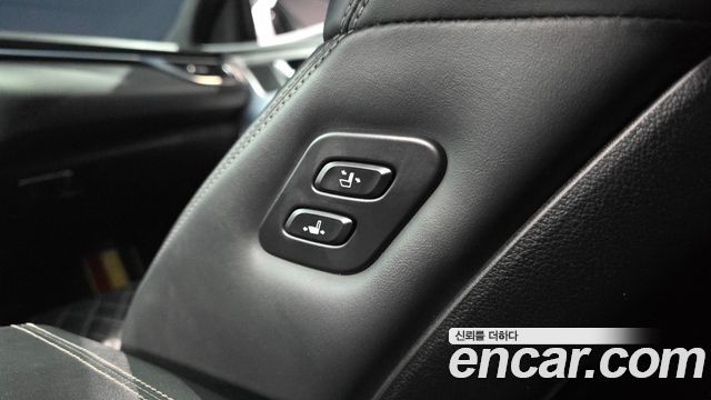 Genesis G70 2019 — photo 28