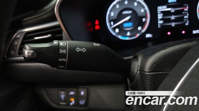 Genesis G70 2019 — photo 29