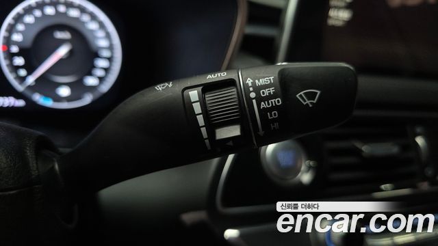 Genesis G70 2019 — photo 30