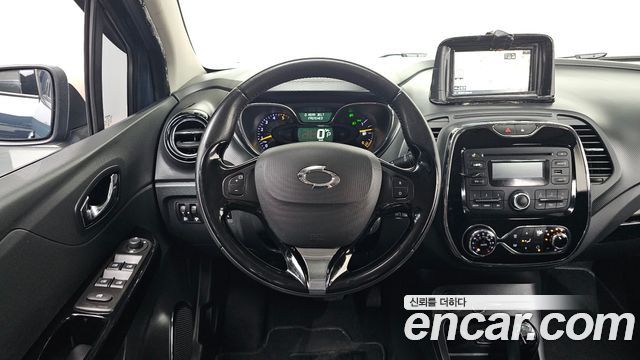 Renault Korea QM3 2015 — photo 13