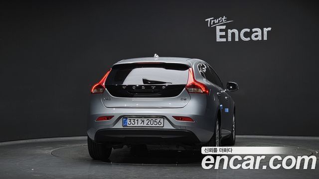Volvo V40 2015 — photo 4