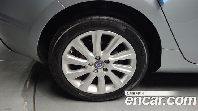 Volvo V40 2015 — photo 5