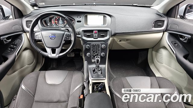 Volvo V40 2015 — photo 7