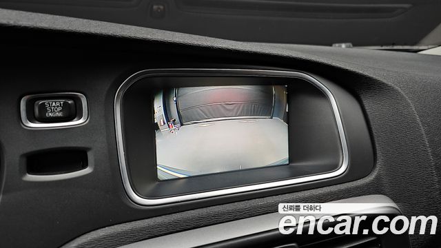 Volvo V40 2015 — photo 15