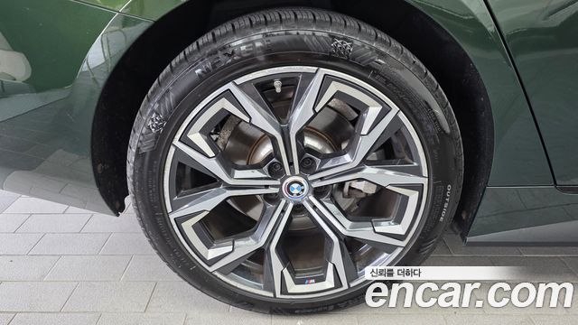 BMW i4 2022 — photo 5