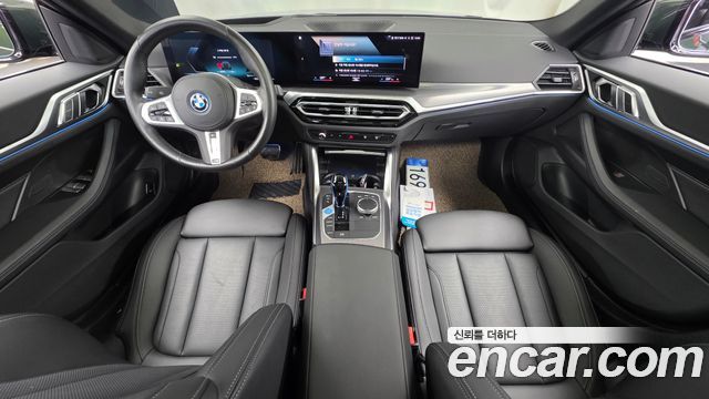 BMW i4 2022 — photo 10