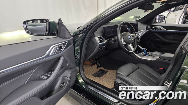 BMW i4 2022 — photo 13