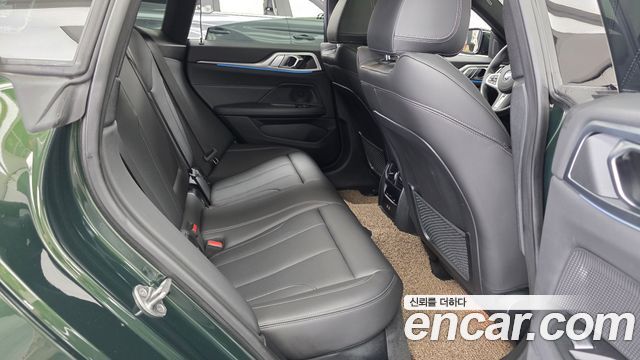 BMW i4 2022 — photo 17