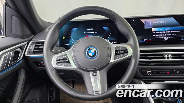 BMW i4 2022 — photo 18