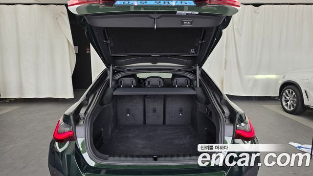 BMW i4 2022 — photo 26