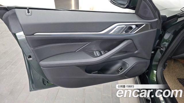 BMW i4 2022 — photo 14