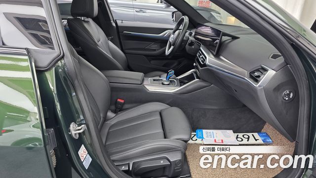 BMW i4 2022 — photo 16