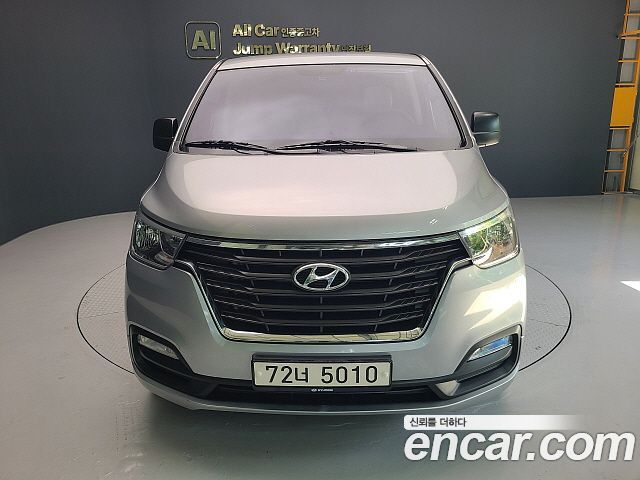 Hyundai Starex 2019 — photo 1