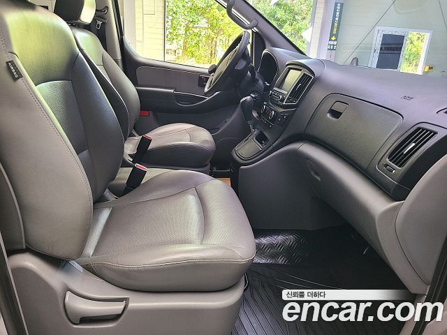 Hyundai Starex 2019 — photo 18