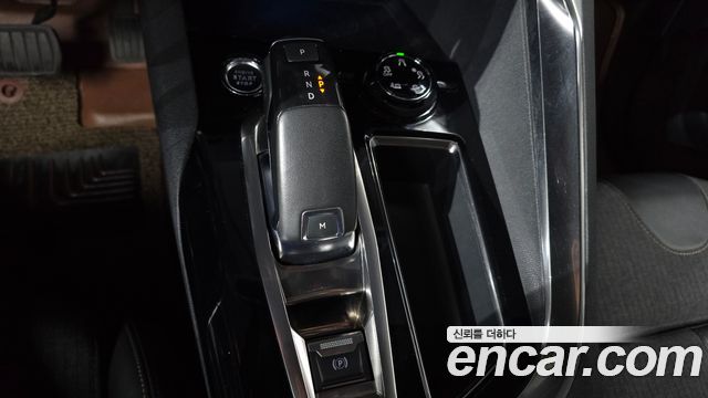 Peugeot 5008 2020 — photo 9