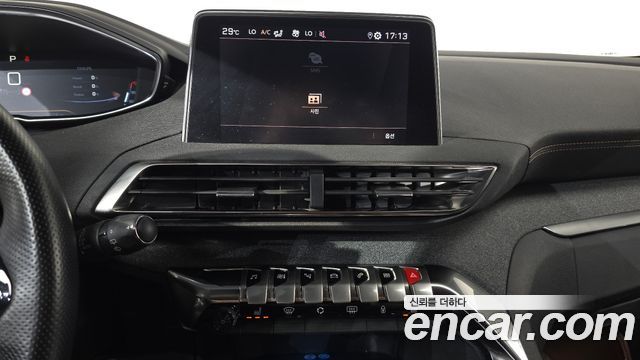Peugeot 5008 2020 — photo 12
