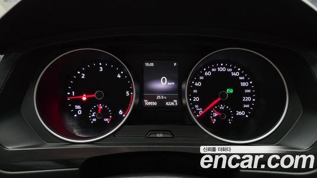 Volkswagen Tiguan 2018 — photo 11