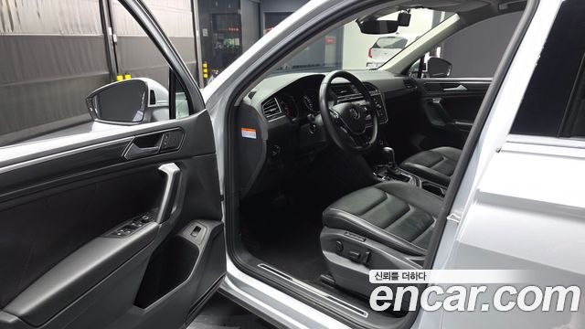 Volkswagen Tiguan 2018 — photo 13
