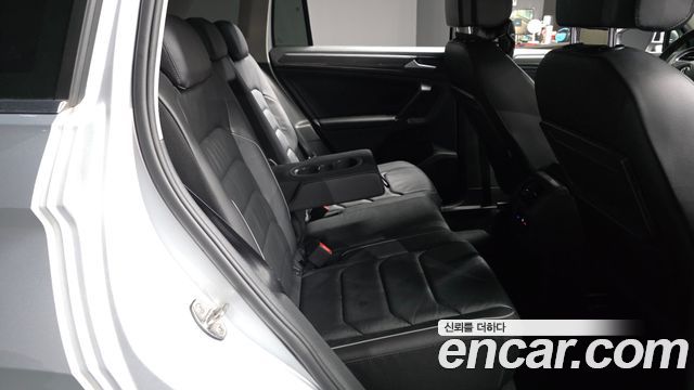 Volkswagen Tiguan 2018 — photo 18