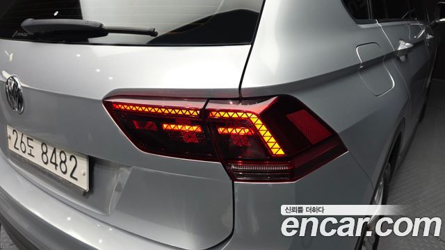 Volkswagen Tiguan 2018 — photo 9