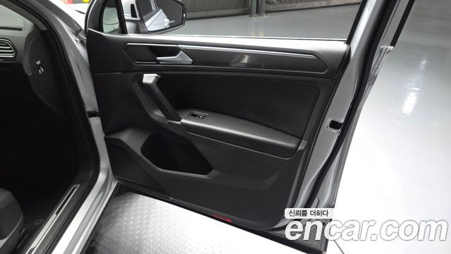 Volkswagen Tiguan 2018 — photo 14