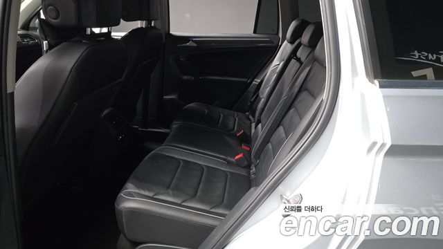 Volkswagen Tiguan 2018 — photo 16