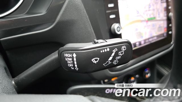 Volkswagen Tiguan 2018 — photo 28