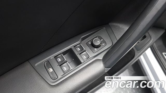 Volkswagen Tiguan 2018 — photo 29