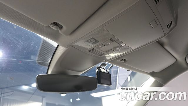 Volkswagen Tiguan 2018 — photo 32