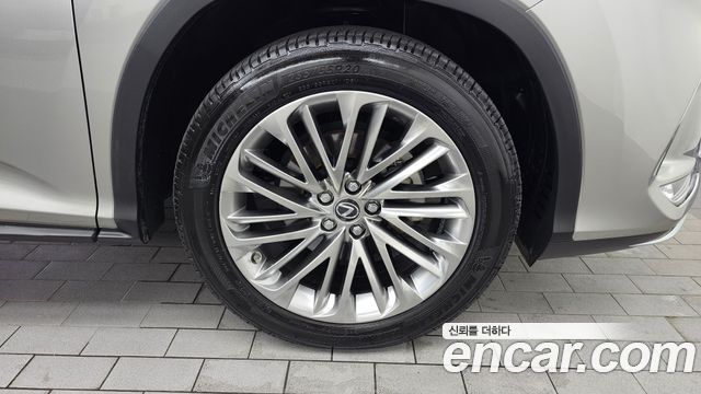Lexus RX 2020 — photo 7