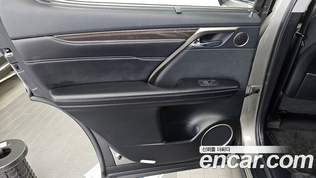 Lexus RX 2020 — photo 15