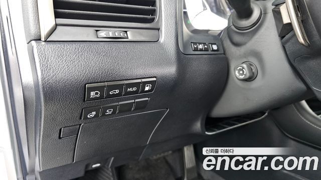 Lexus RX 2020 — photo 30