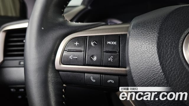 Lexus RX 2020 — photo 32
