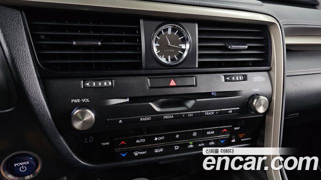 Lexus RX 2020 — photo 33