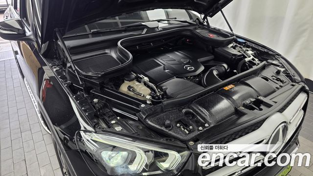 Mercedes-Benz GLE-Class 2020 — photo 6