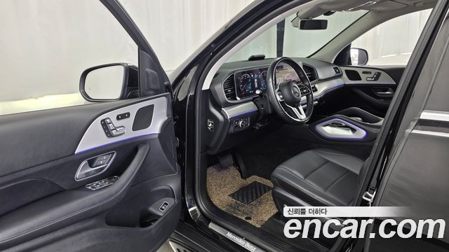 Mercedes-Benz GLE-Class 2020 — photo 10