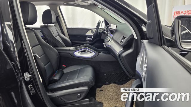 Mercedes-Benz GLE-Class 2020 — photo 11