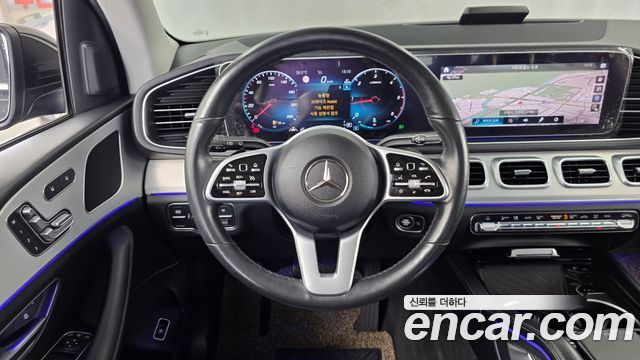 Mercedes-Benz GLE-Class 2020 — photo 13
