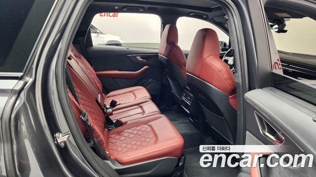 Audi SQ7 2025 — photo 17