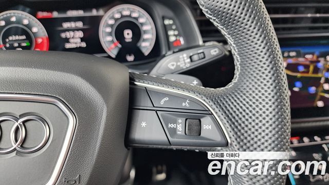 Audi SQ7 2025 — photo 22