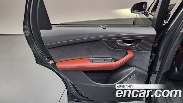 Audi SQ7 2025 — photo 15