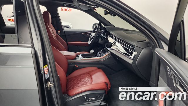 Audi SQ7 2025 — photo 16