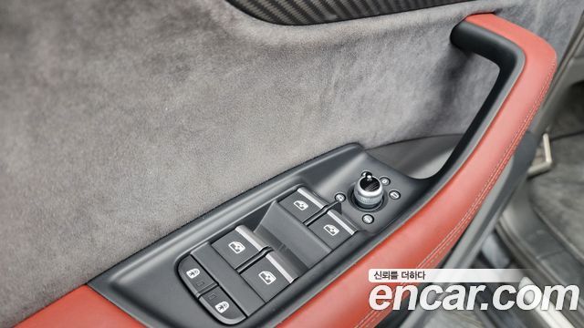 Audi SQ7 2025 — photo 42