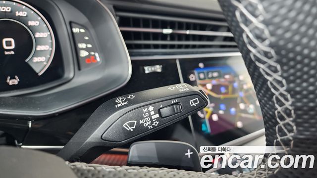 Audi SQ7 2025 — photo 44