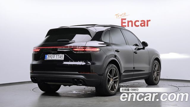 Porsche Cayenne 2019 — photo 2
