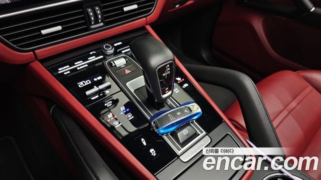 Porsche Cayenne 2019 — photo 12