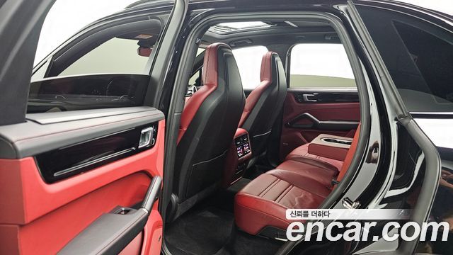 Porsche Cayenne 2019 — photo 17