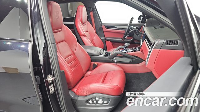 Porsche Cayenne 2019 — photo 18