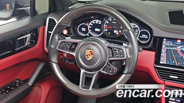 Porsche Cayenne 2019 — photo 19