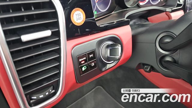 Porsche Cayenne 2019 — photo 22